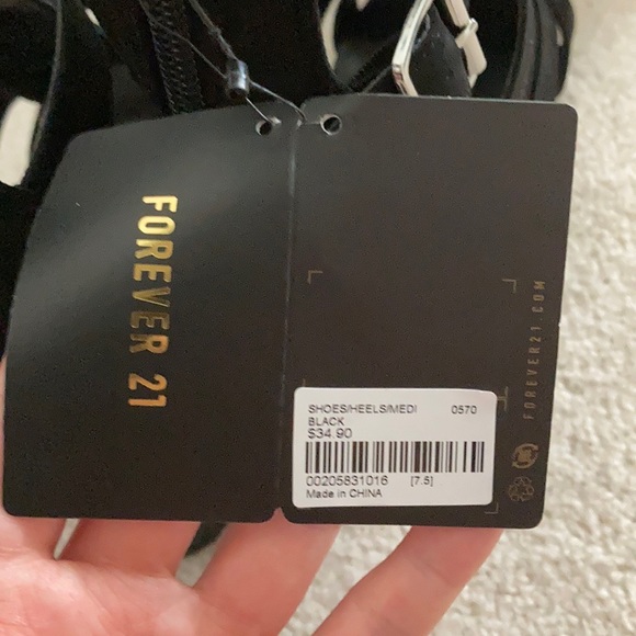 NWT Forever 21 Strappy Heels - Picture 5 of 5